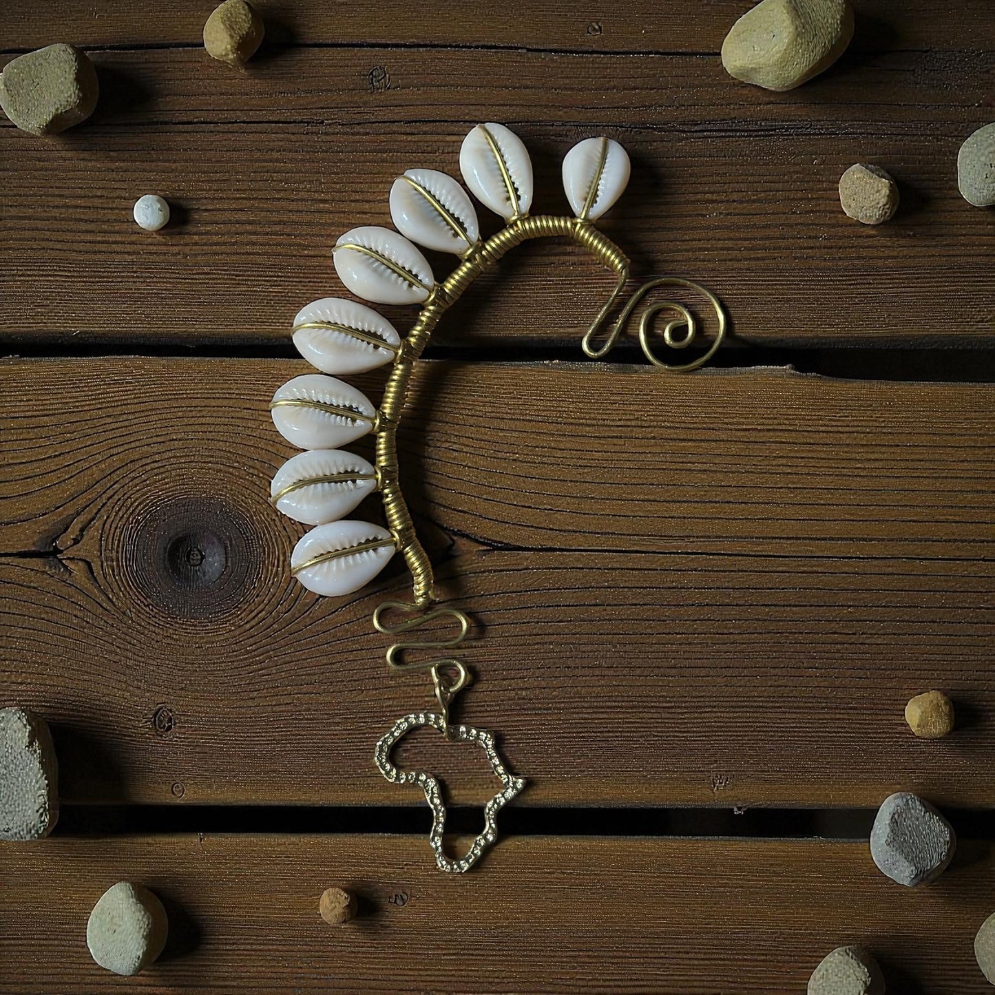 Motherland Glow Ear Cuff Cuff – Right Ear