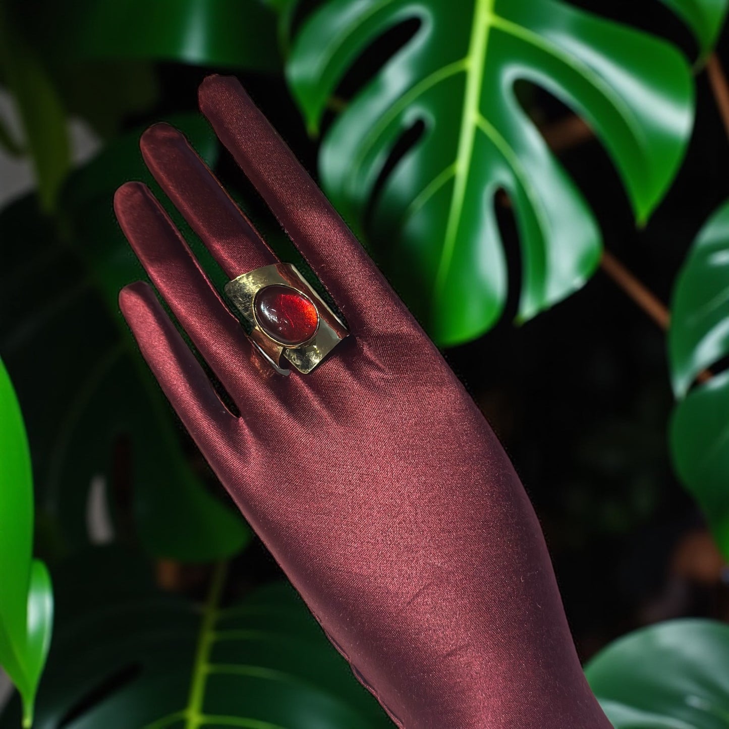 Maji Garnet Ring