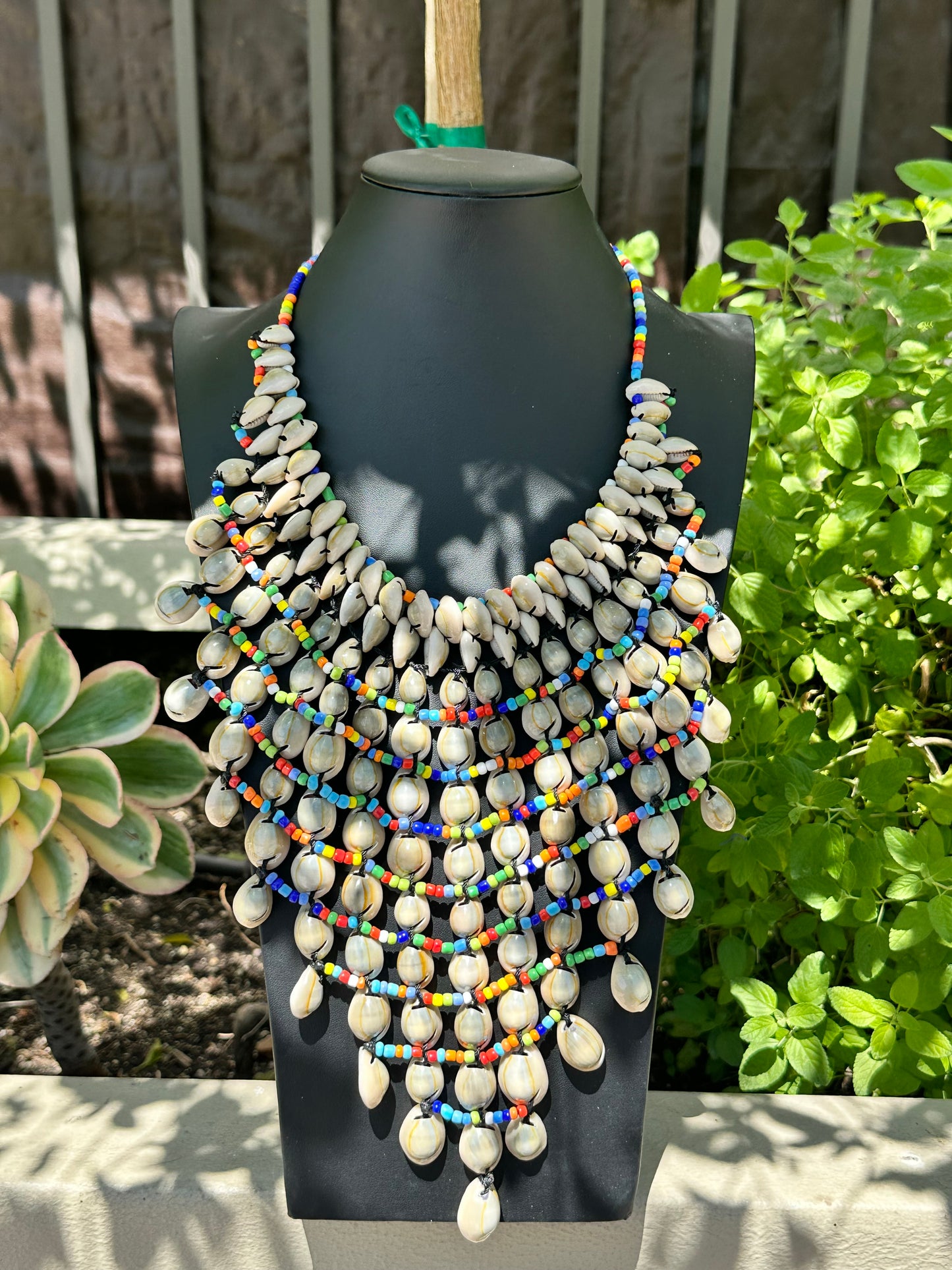 Majaji wa Bahari Cowrie Necklace