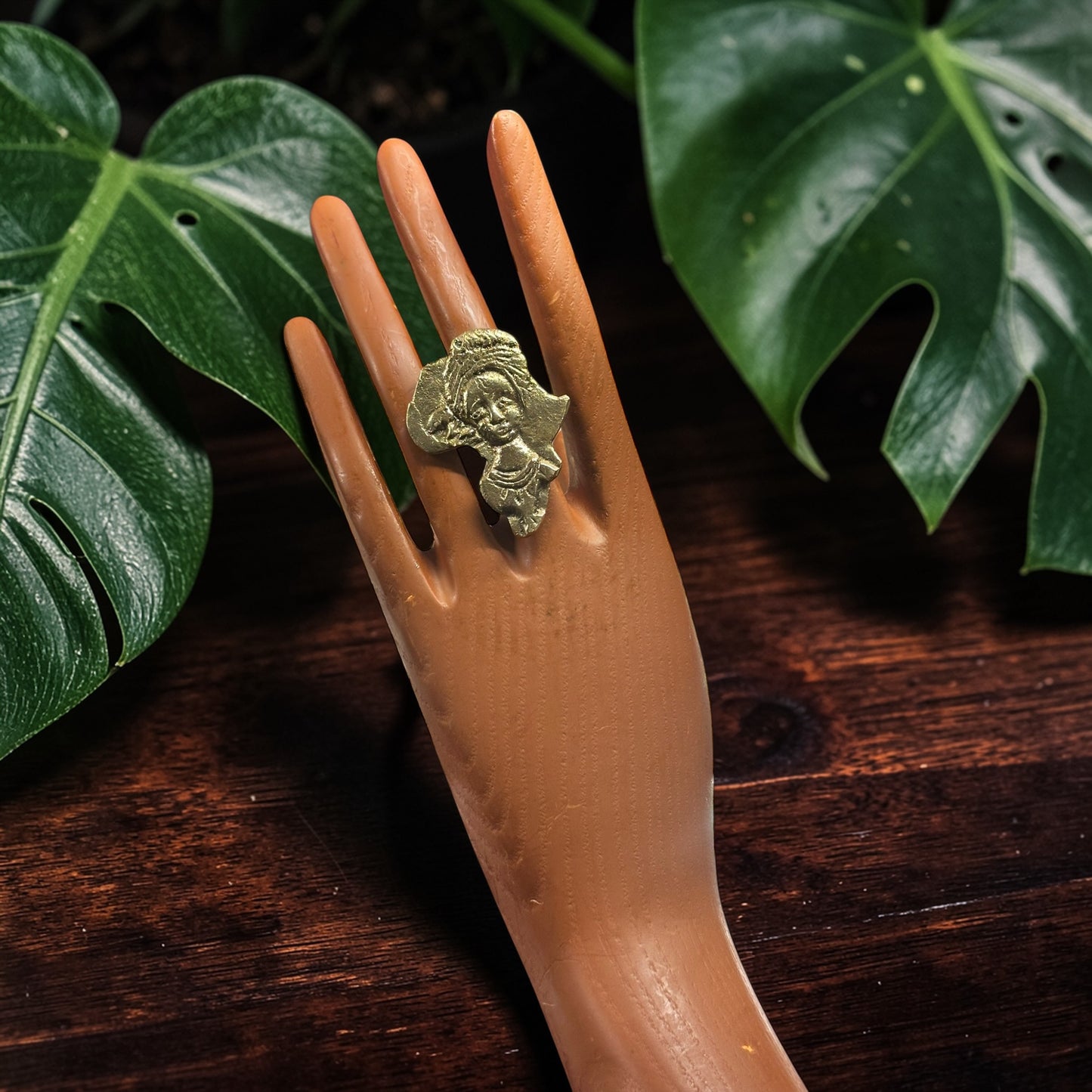 Malkia Essence Brass Ring