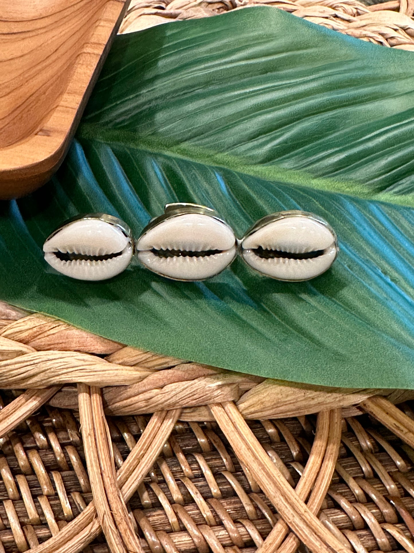 Azizi Cowrie Ring (Horizontal)