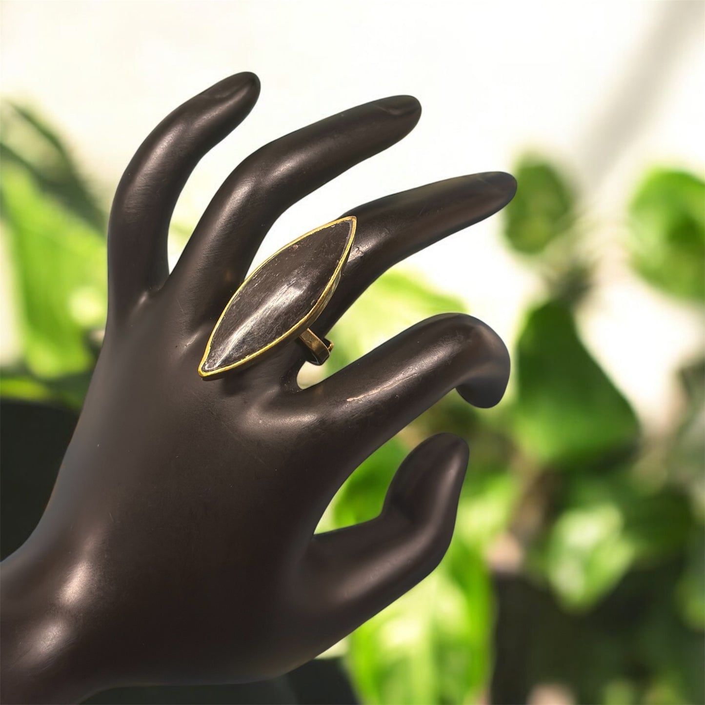 Zuri Oval Horn Ring (Large)