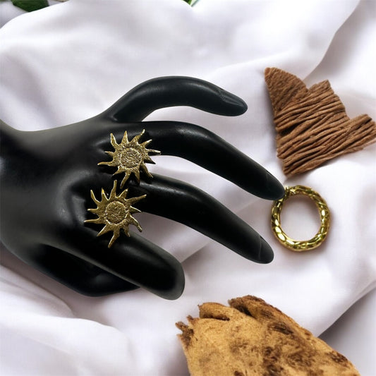 Golden Radiance: Twin Sunburst Ring