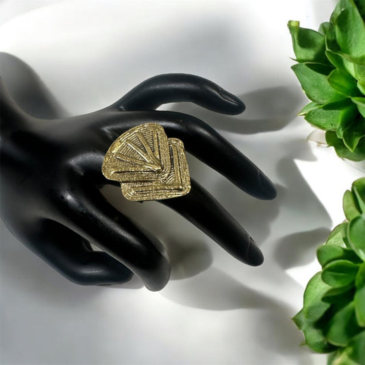 Royal Fan: Brass Majesty Ring