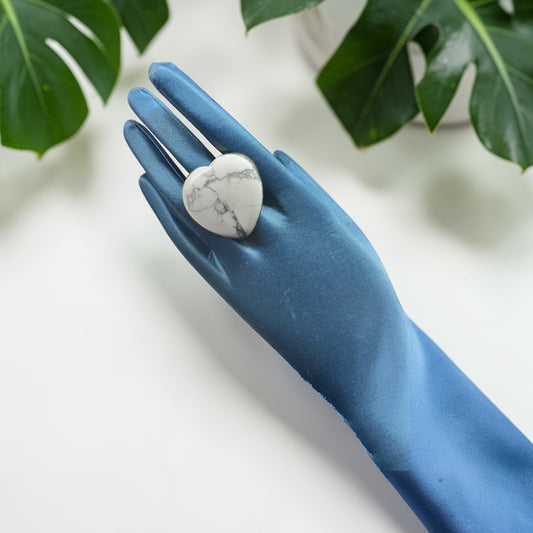 Howlite Brass Ring – Heart