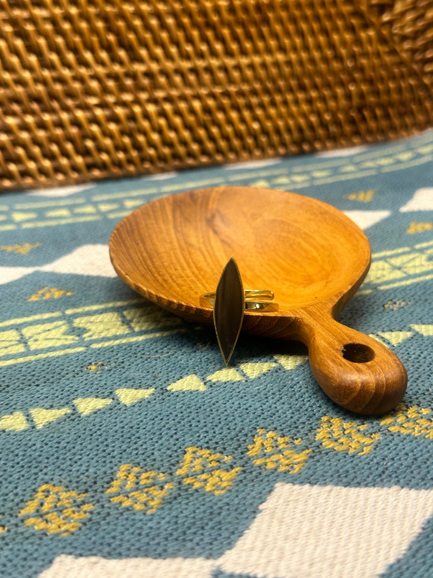 Zuri Oval Horn Ring