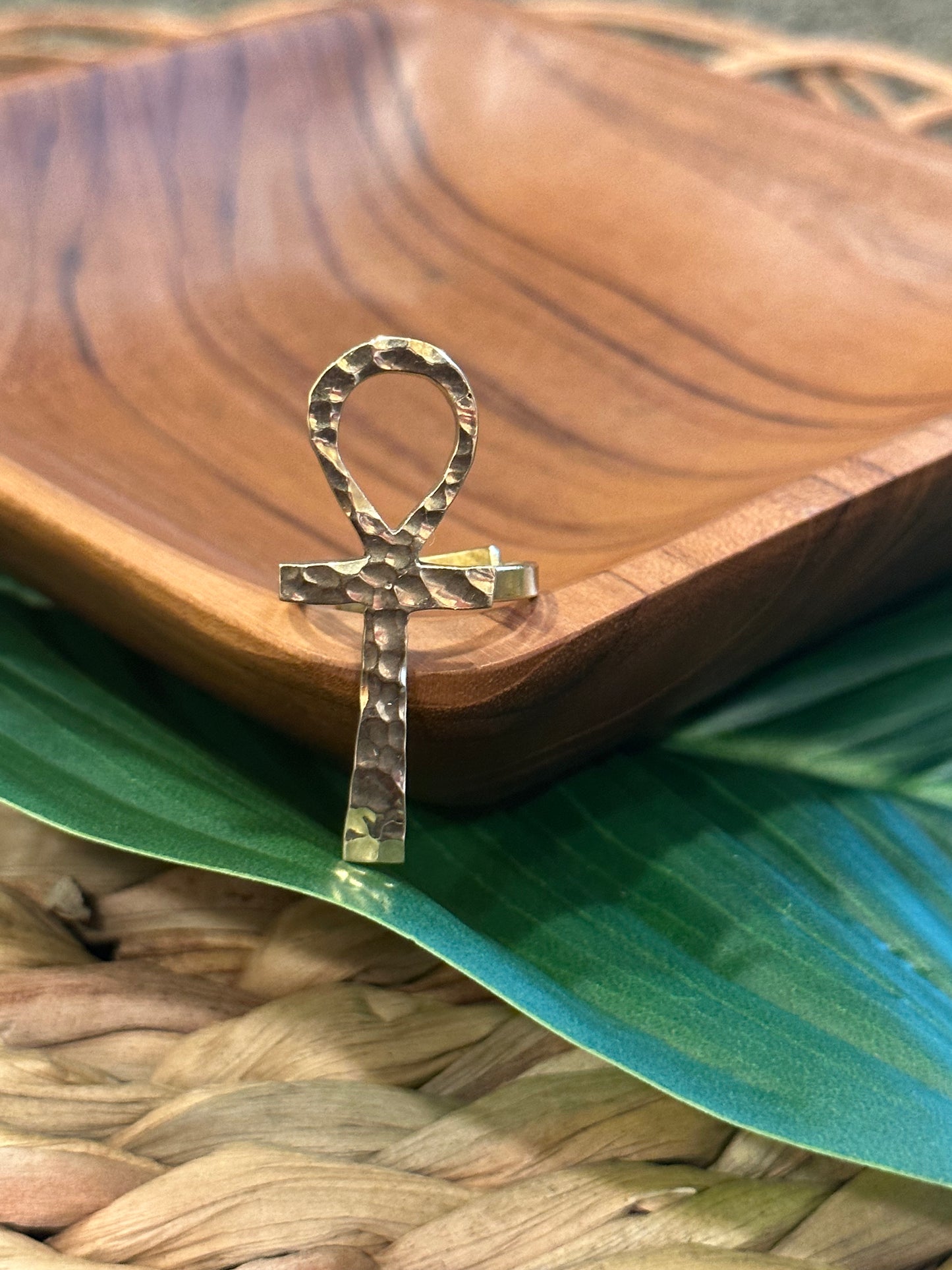 Anel de latão Ankh