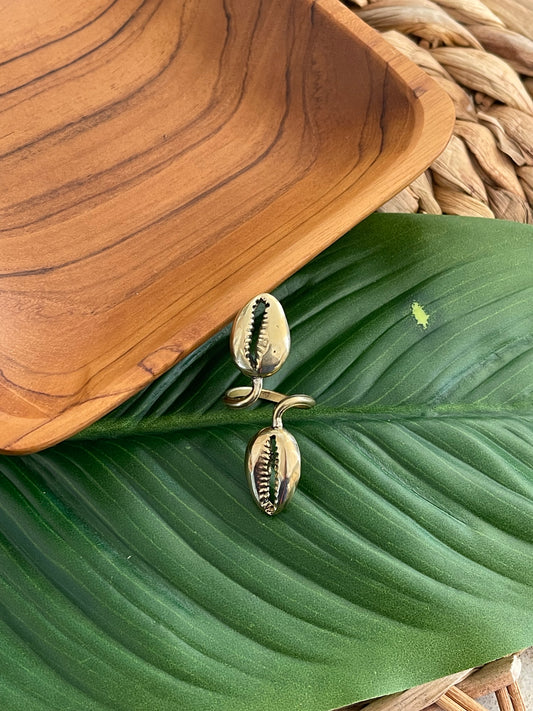 Alheri Cowrie Ring